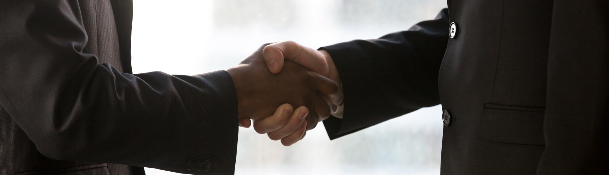 full-width-aperto-mao